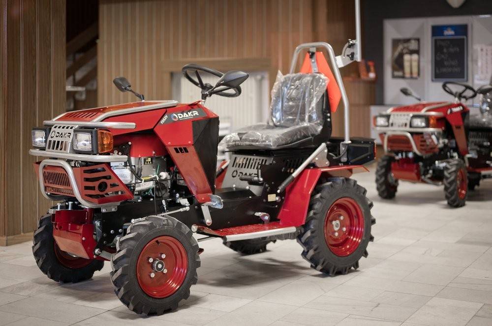 Obrázek k výrobku 79612 - DAKR Panter FD52V malotraktor - základní set