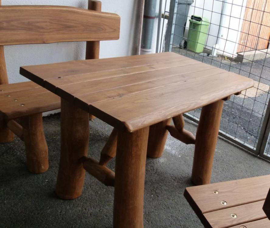 Obrázek k výrobku 21914 - Masivní stůl  z akátu .
