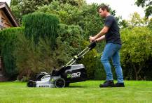 Obrázek k výrobku 76785 - AKU sekačka s pojezdem EGO LM1903E-SP - sada