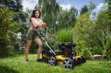 Obrázek k výrobku 94833 - Benzínový vertikutátor/provzdušňovač Riwall PRO RPV 4055 PRO