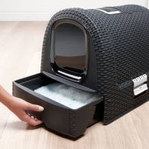 Obrázek k výrobku 76339 - CURVER RATTAN toaleta pro kočky / antracit