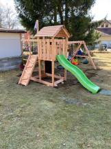 Obrázek k výrobku 78607 - Dětské hřiště Monkey´s Home Malý pirát RED se zelenou skluzavkou Dětské hřiště Monkey´s Home Malý pirát RED se zelenou skluzavkou