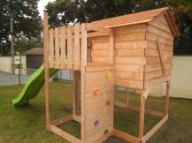 Obrázek k výrobku 62561 - Dětský domeček Monkey´s Home Chatrč pirát Spot Dětský domeček Monkey´s Home Chatrč pirát Spot