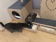 Obrázek k výrobku 54561 - Domek se škrabadlem 3v1 Beky levý Domek se škrabadlem 3v1 Beky levý