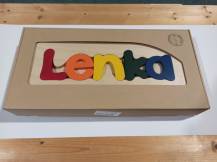 Obrázek k výrobku 35568 - Dřevěná stolička CUBS se JMÉNEM LENIČKA .