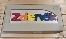 Obrázek k výrobku 49341 - Dřevěná stolička CUBS se JMÉNEM ZDENĚK barevná .