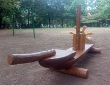 Obrázek k výrobku 34348 - Hravá lavička Loď z akátu .
