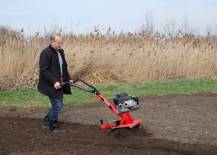 Rotavátor VARI GLOBAL při práci