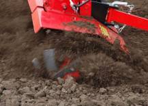 Rotavátor VARI GLOBAL při práci