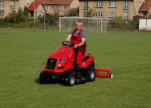 Provzdušňovač tažený PT-1000 při práci