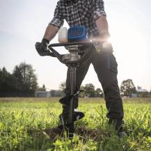 Obrázek k výrobku 76419 - Půdní vrták Scheppach EB 2000 + 2 vrtáky