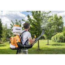 Obrázek k výrobku 53878 - Riwall PRO RPSD 52 - benzínový rosič zádový 14 l