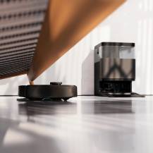 Obrázek k výrobku 93915 - Robotický vysavač a mop Roomba® Plus 405 Combo Robot + dokovací stanice AutoWash™ (černý)