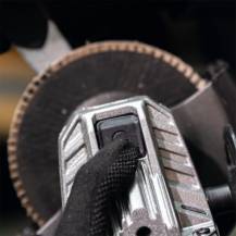 Obrázek k výrobku 91924 - Scheppach BC-AG125-Xaku 20 V IXES úhlová bruska (bez baterie a nabíječky)