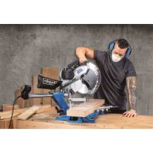 Obrázek k výrobku 62464 - Scheppach HM 140 L pokosová pila s potahem, laserem a oboustranným nastavením náklonu