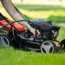 Obrázek k výrobku 69748 - Scheppach MP 132-42 multifunkční travní sekačka 2v1 bez pojezdu