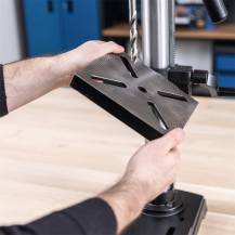 Obrázek k výrobku 93644 - Scheppach TBM 250 Variostojanová vrtačka s křížovým laserem