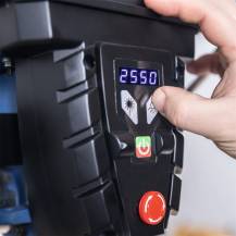 Obrázek k výrobku 93642 - Scheppach TBM 300 Variostojanová vrtačka s křížovým laserem a LED osvětlením