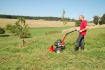Lištová sekačka ESM při práci