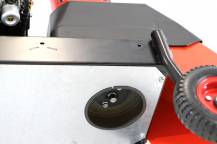 Matice pod drticí hlavou