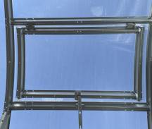 Obrázek k výrobku 93213 - střešní okno pro obloukový skleník LANITPLAST KYKLOP2 s PC 8 mm LG4499