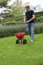 Obrázek k výrobku 16068 - Zahradní rozmetadlo 450mm 15kg